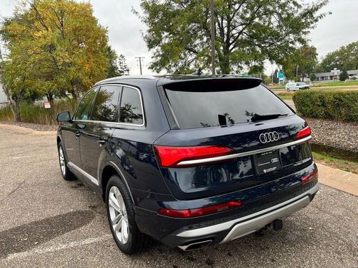 2025 Audi Q7 55 Premium Plus