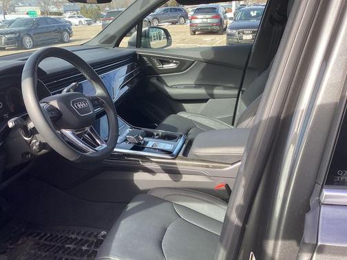 2025 Audi Q7 55 Prestige