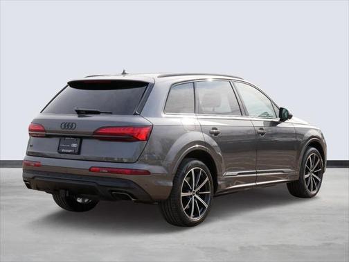 2025 Audi Q7 45 Premium Plus