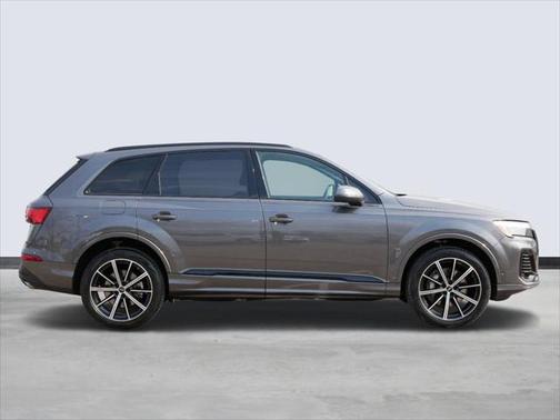 2025 Audi Q7 45 Premium Plus