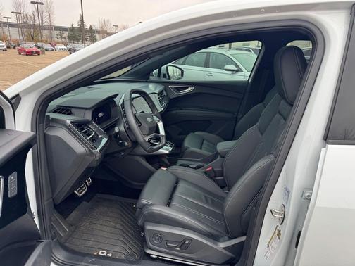 2024 Audi Q4 e-tron Sportback Premium Plus 55 quattro