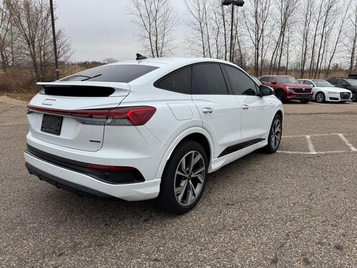 2024 Audi Q4 e-tron Sportback Premium Plus 55 quattro