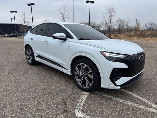 2024 Audi Q4 e-tron Sportback Premium Plus 55 quattro