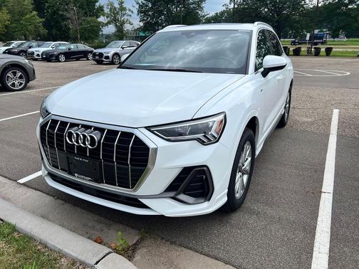 2025 Audi Q3 Premium 45 TFSI S line quattro Tiptronic
