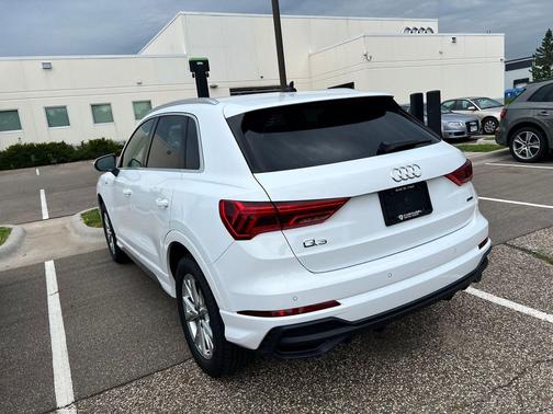 2025 Audi Q3 Premium 45 TFSI S line quattro Tiptronic