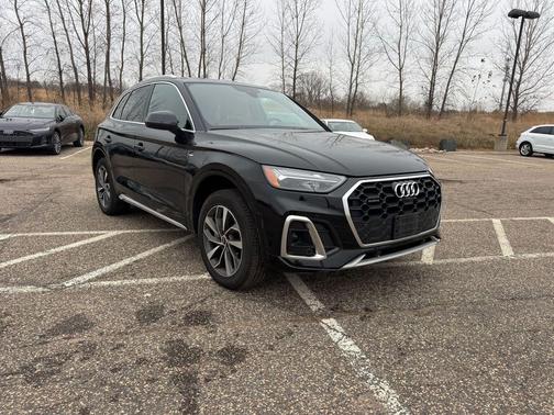 2023 Audi Q5 45 S line Premium Plus
