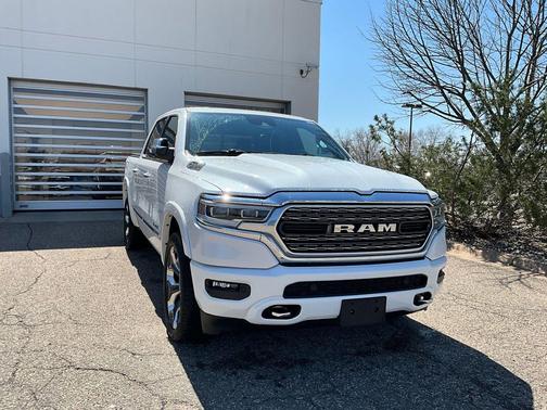 Ivory Tri-Coat Pearl 2019 RAM 1500 Limited