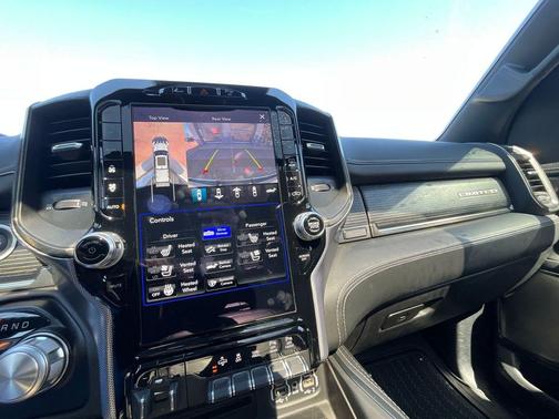 Ivory Tri-Coat Pearl 2019 RAM 1500 Limited