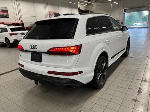 2025 Audi Q7 55 Premium Plus