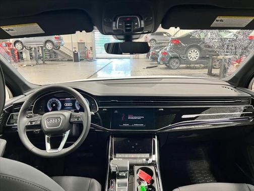 2025 Audi Q7 55 Premium Plus