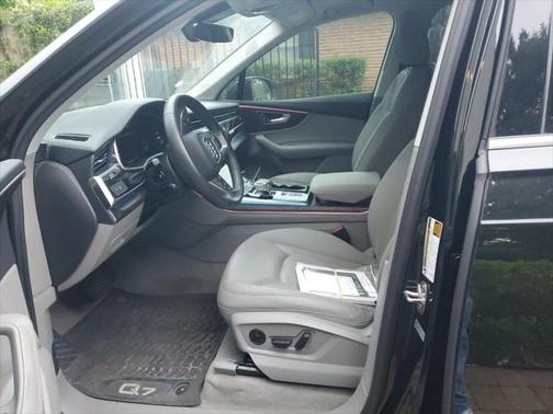 2022 Audi Q7 55 Premium Plus