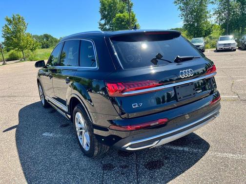 2022 Audi Q7 55 Premium Plus