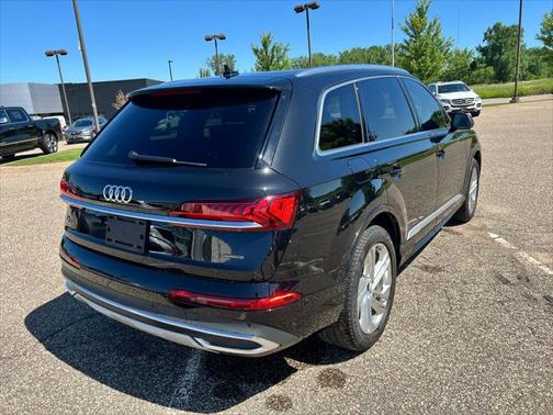 2022 Audi Q7 55 Premium Plus