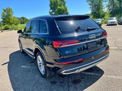 2022 Audi Q7 55 Premium Plus