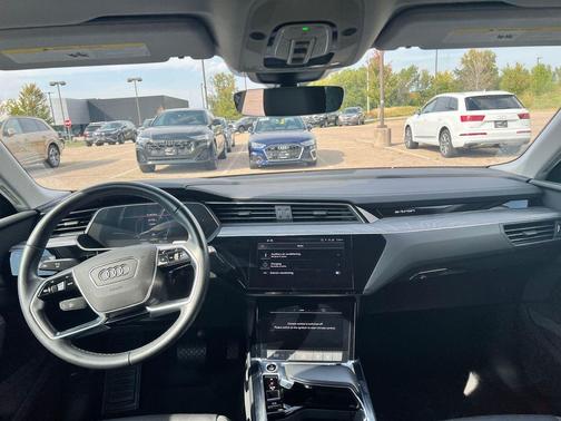 2021 Audi e-tron Premium