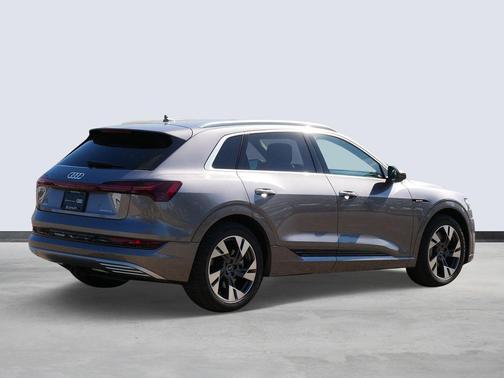 2021 Audi e-tron Premium
