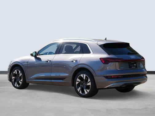 2021 Audi e-tron Premium