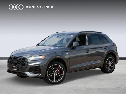 Daytona Gray Pearl Effect 2024 Audi Q5 e 55 S line Prestige