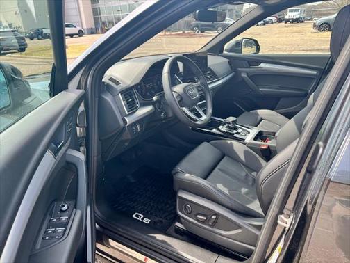2024 Audi Q5 45 S line Premium