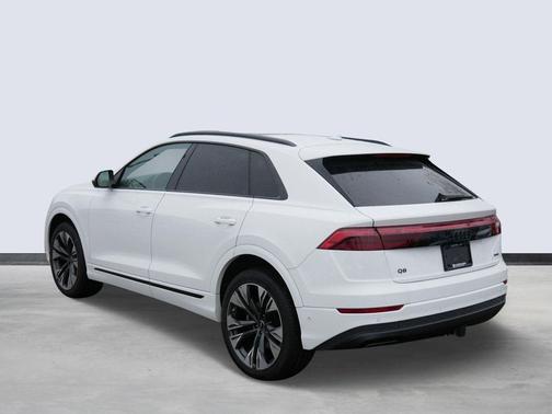 2025 Audi Q8 55 Premium