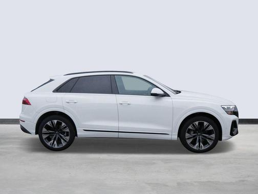 2025 Audi Q8 55 Premium