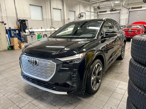 2022 Audi e-tron Premium Plus