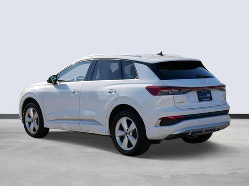 2024 Audi Q4 e-tron Premium Plus 50 quattro