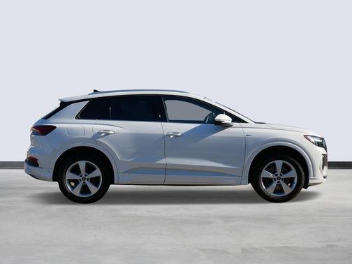 2024 Audi Q4 e-tron Premium Plus 50 quattro