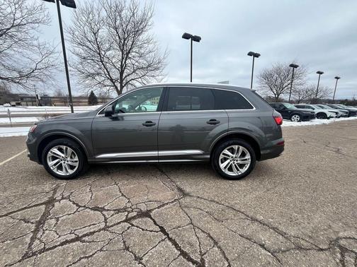 2021 Audi Q7 55 Premium Plus