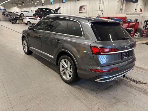 2021 Audi Q7 55 Premium Plus