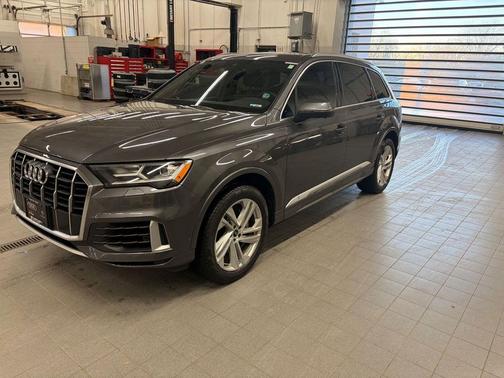 2021 Audi Q7 55 Premium Plus
