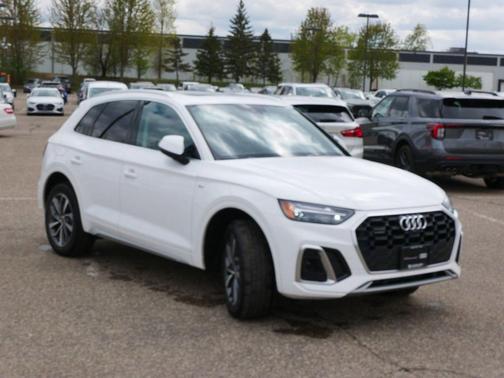 Ibis White 2023 Audi Q5 45 S line Premium Plus