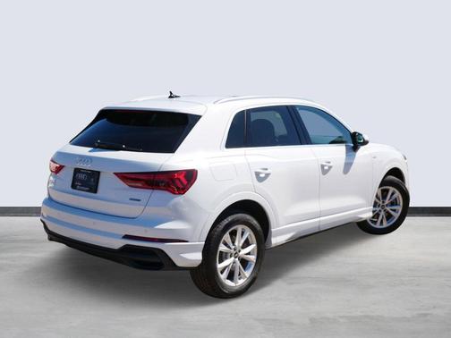 Glacier White 2025 Audi Q3 Premium 45 TFSI S line quattro Tiptronic