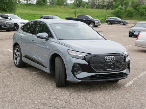 Pebble Gray 2025 Audi Q4 e-tron Sportback Prestige 55 quattro
