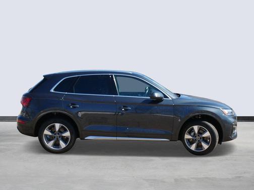 2023 Audi Q5 40 Premium Plus