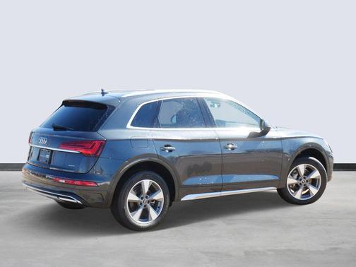 2023 Audi Q5 40 Premium Plus