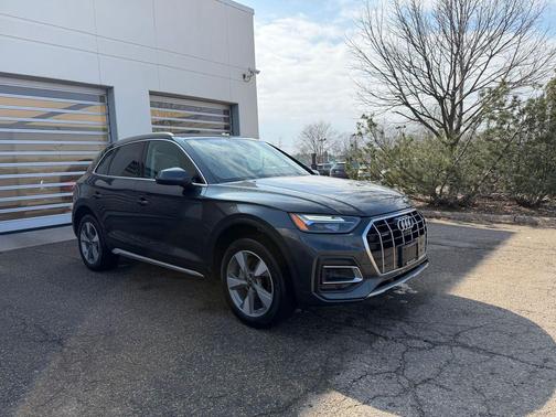 2023 Audi Q5 40 Premium Plus