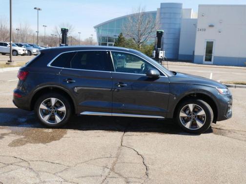 2023 Audi Q5 40 Premium Plus
