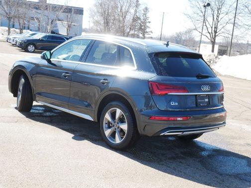2023 Audi Q5 40 Premium Plus