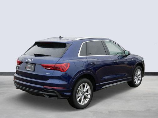 2025 Audi Q3 Premium 45 TFSI S line quattro Tiptronic