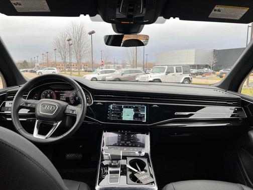 2025 Audi Q7 55 Premium