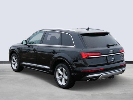 2025 Audi Q7 55 Premium