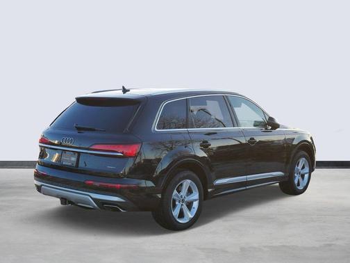 2025 Audi Q7 55 Premium