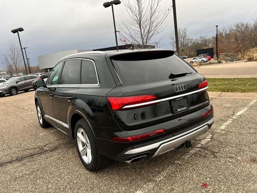 2025 Audi Q7 55 Premium