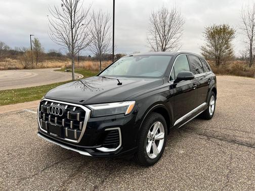 2025 Audi Q7 55 Premium