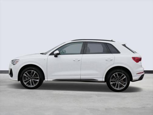 2024 Audi Q3 Premium 45 TFSI S line quattro Tiptronic