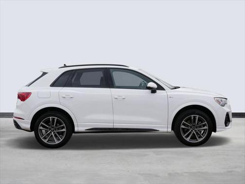 2024 Audi Q3 Premium 45 TFSI S line quattro Tiptronic