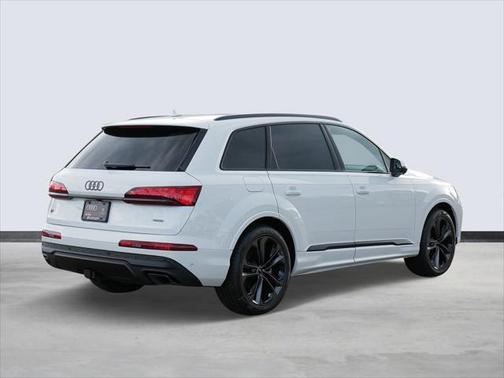 2025 Audi Q7 55 Premium Plus