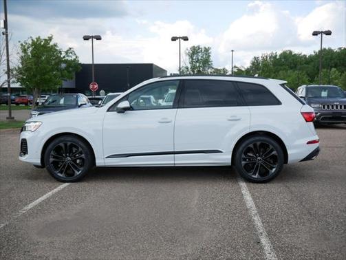 2025 Audi Q7 55 Premium Plus