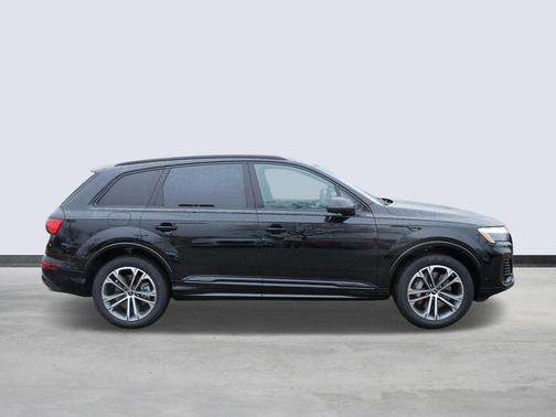 2025 Audi Q7 45 Premium